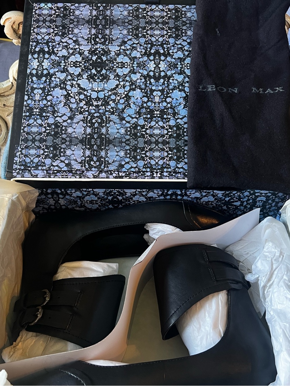 Leon Max Landon Black Leather Pointed-Ankle Strap Flats - Picture 9 of 9
